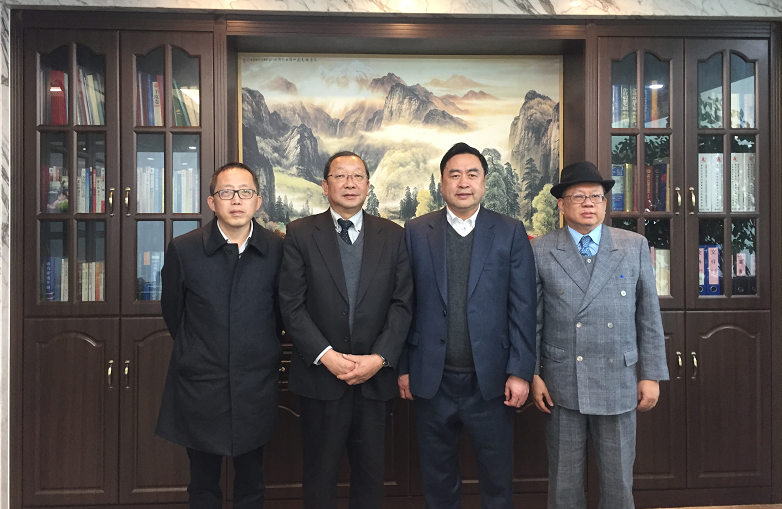 趙振元和陳宗欣教授、蛯子晴夫總經(jīng)理、愛德中創(chuàng)公司鄒克總經(jīng)理親切合影.png