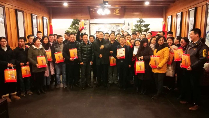 2-收到趙振元同志的慰問，欣喜寫在現(xiàn)場每一位工作人員的臉上.jpg