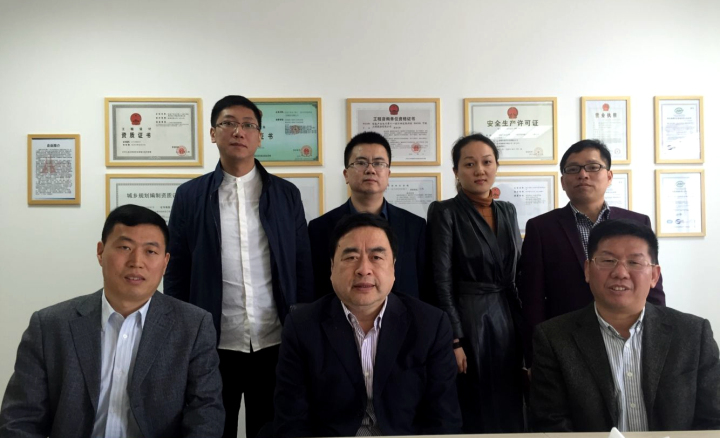 3-趙振元同志與南通分院周安舉、賀奎田、趙宇、郭明偉、于海燕、唐鋒等同志親切合影.jpg